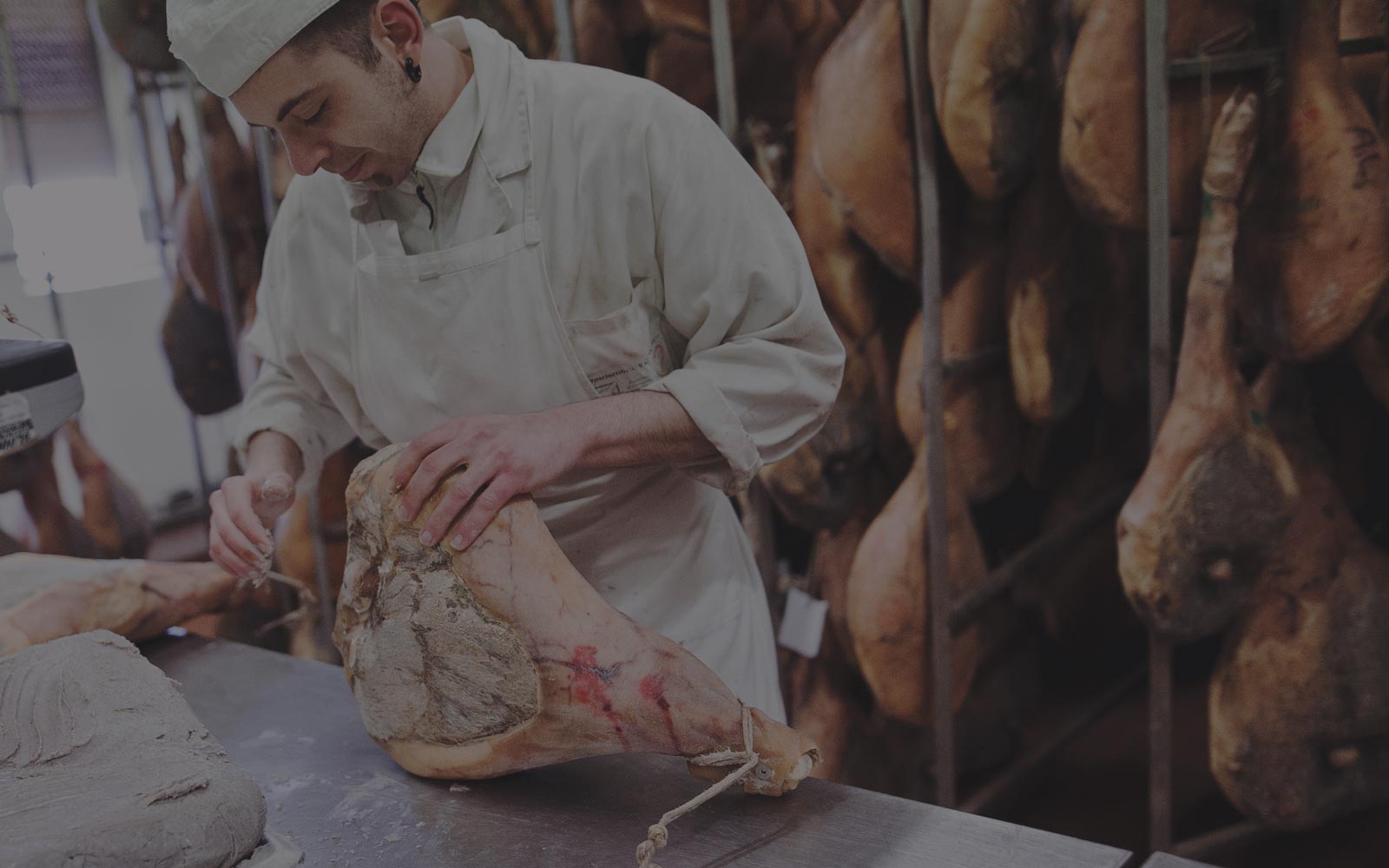 Prosciutto di Norcia la sugnatura